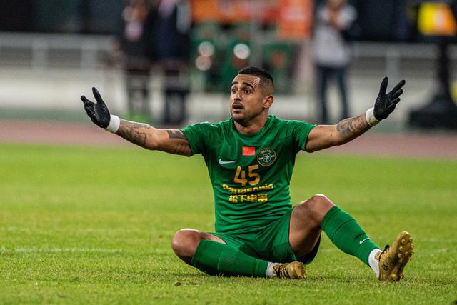 包含辽宁本钢训练开放日，今夜单刀错失引欢呼，亚冠在即，数据趋势出现新变化的词条